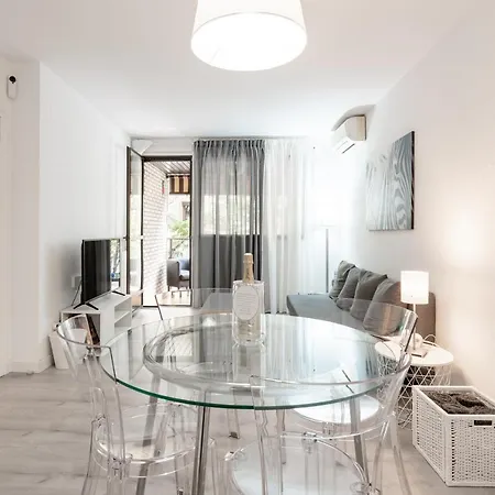 Al Lado De La Romareda Apartament *