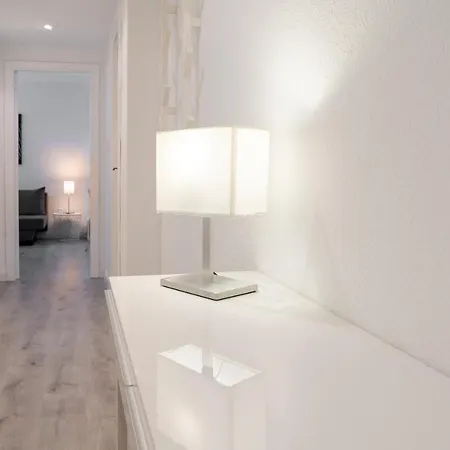 Al Lado De La Romareda Apartament *