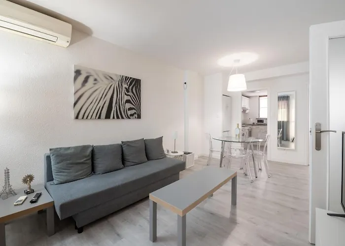 Al Lado De La Romareda *