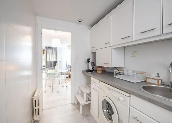 Al Lado De La Romareda *